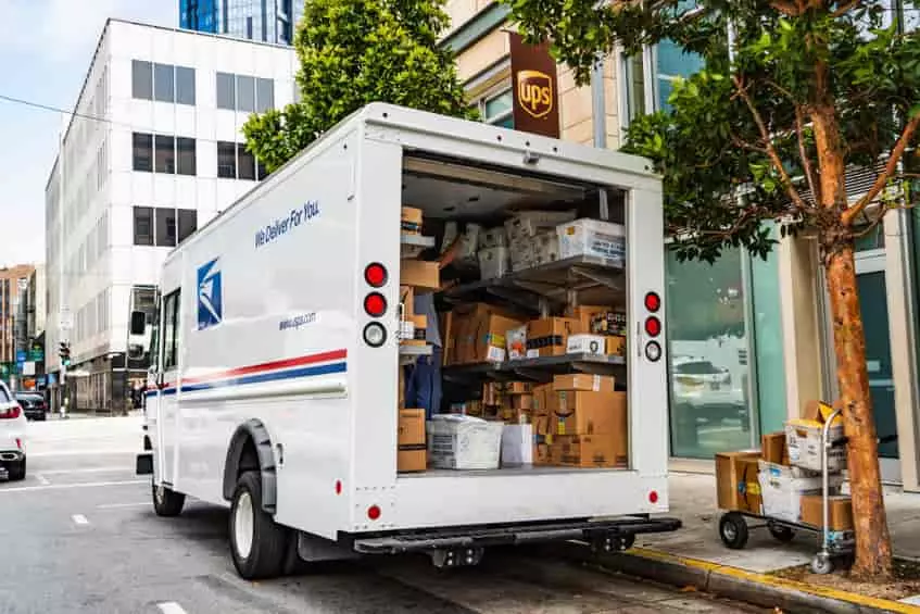 usps delivery truck