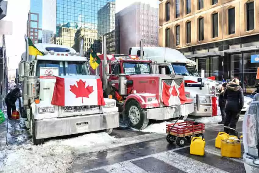 freedom convoy truckers