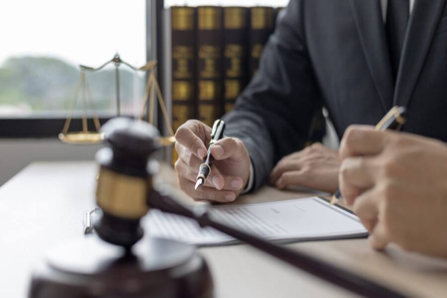 How Texas Business Lawyers Can Help You Avoid Litigation